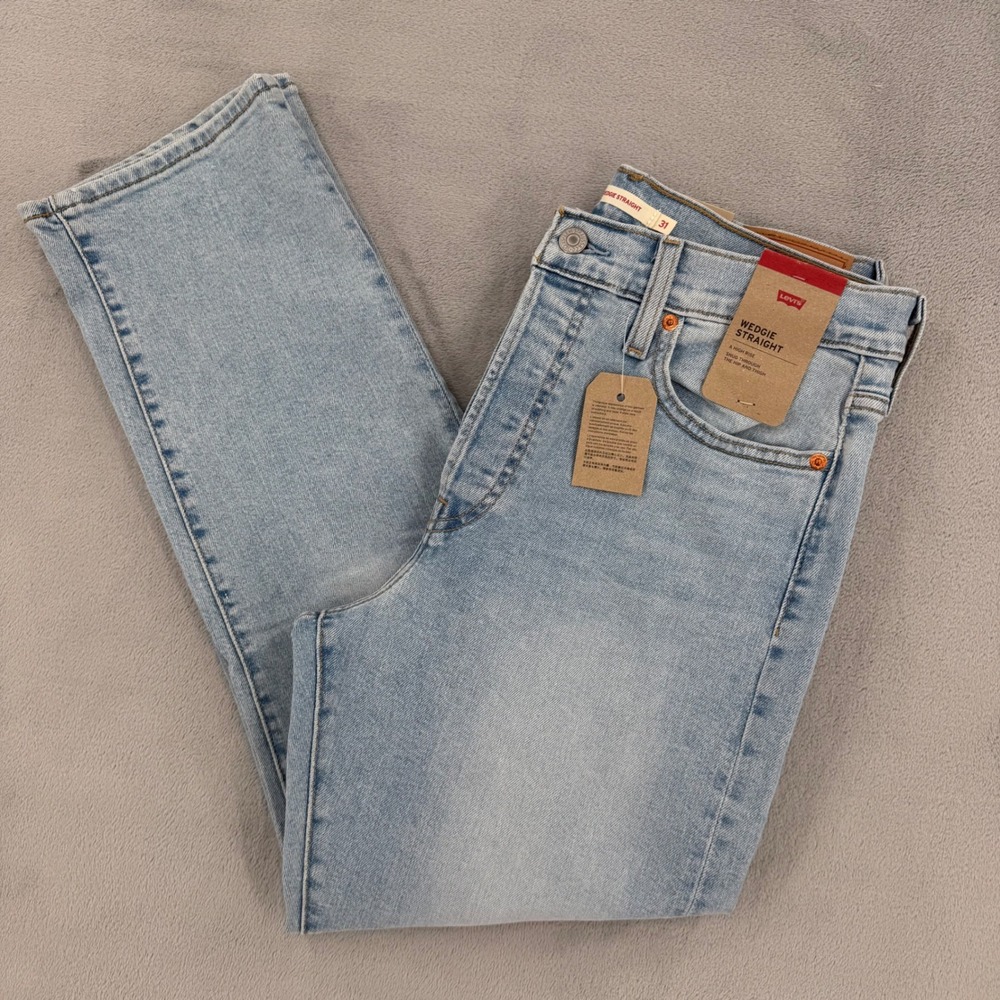 Levis Jeans Pants Womens Size W 31 L 28 Wedgie Straight High Rise Light Wash